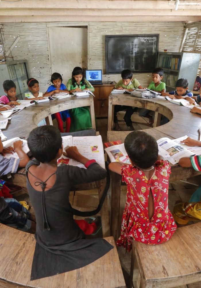 Young students in Bangladesh - Abir Abdullah / Climate Visuals Countdown