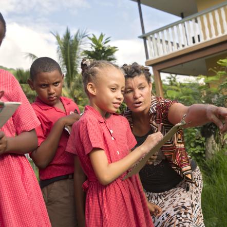 Students in Seychelles wildlife club - Ryan Brown / UN Women